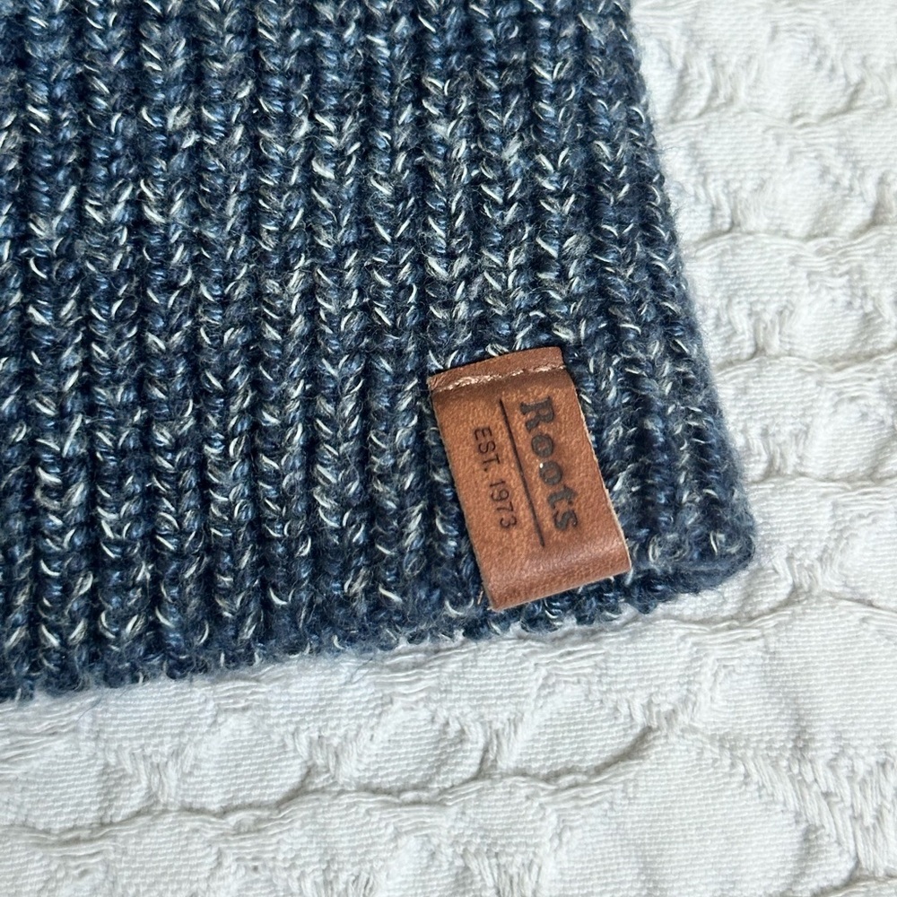Roots Hamilton Toque - Picture 5 of 6